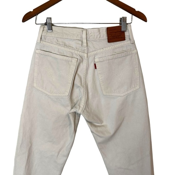 Levi's Wedgie Icon Fit in Neutral Ground - Picture 10 of 16